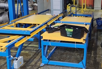 /catalog/dopolnitelnoe-oborudovanie/sortirovochnyy-stol-paketirovshchika.html